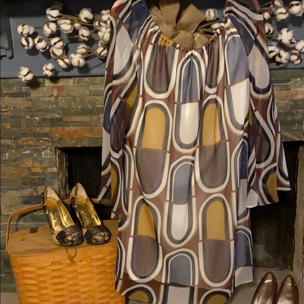 Dress - Picture 2 of 4